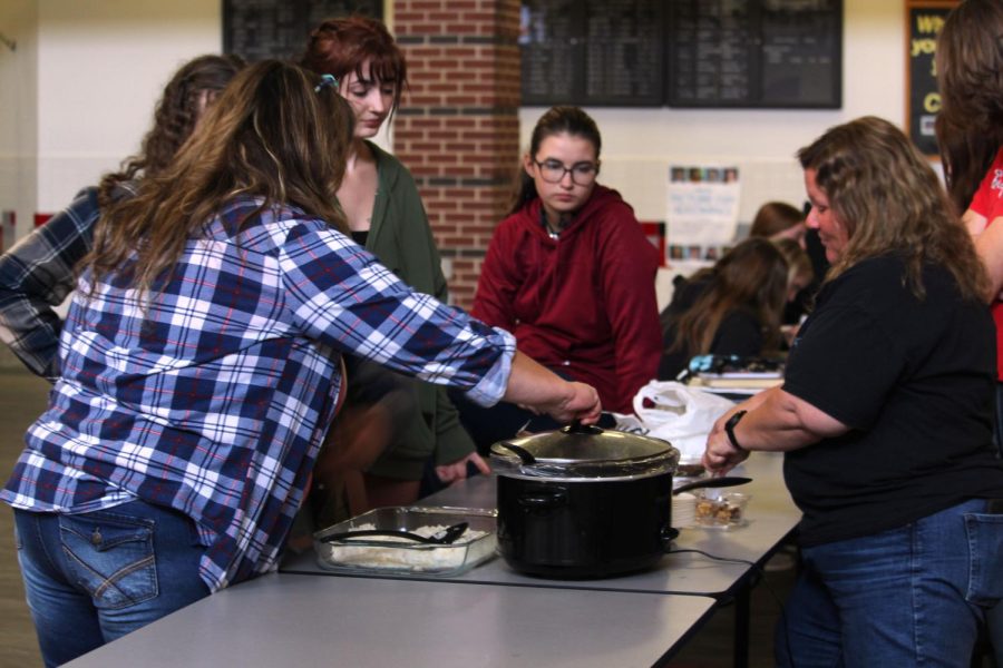 After+studying+India+for+a+week%2C+Humanities+Survey+ends+their+unit+trying+food+from+their+culture.+Students+enjoyed+butter+chicken%2C+rice%2C+and+baklava.